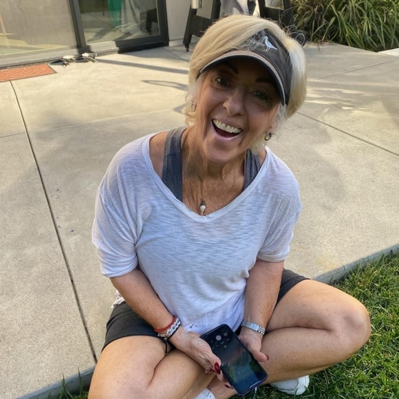 Meet your Posher, Maria. Call me Duffy. - Picture 2 of 2